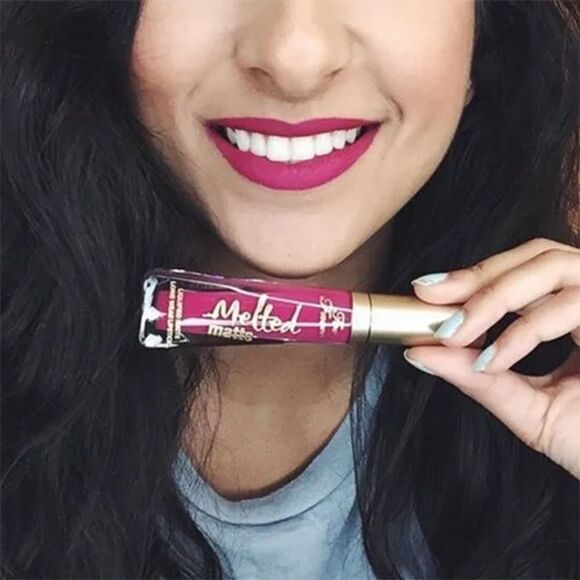 Too Faced Matte Plumpinh Liquid Lipstick in Bend and Snap (Cool Berry Tone) - Picture 7 of 16